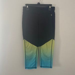 Kids Xersion Capris:Girls Medium (10/12)
